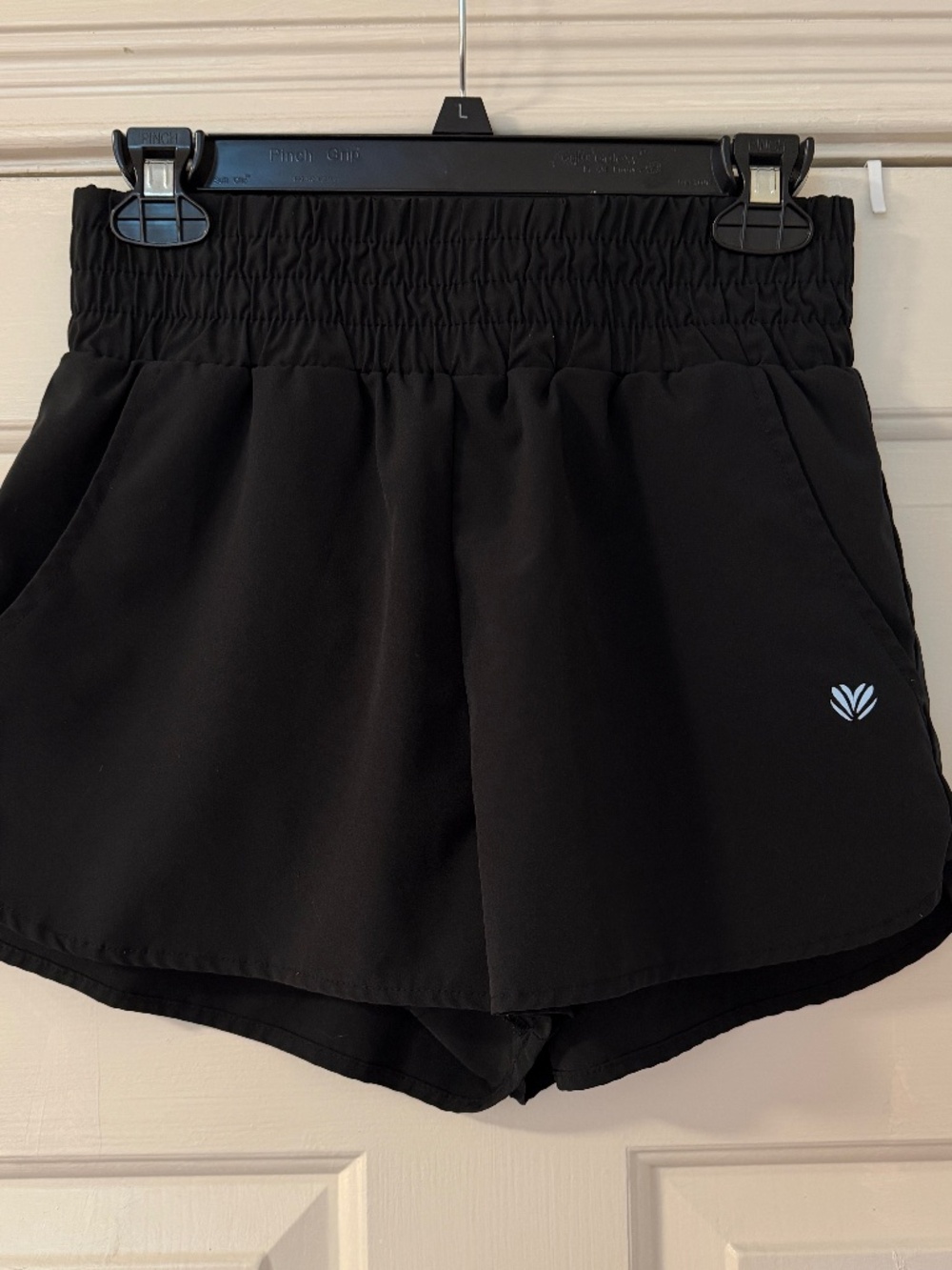 Forever 21 Women's Medium Athletic Shorts Black Workout Pockets Running Elastic